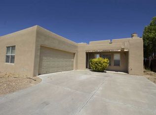 6653 Camino Rojo, Santa Fe, NM 87507