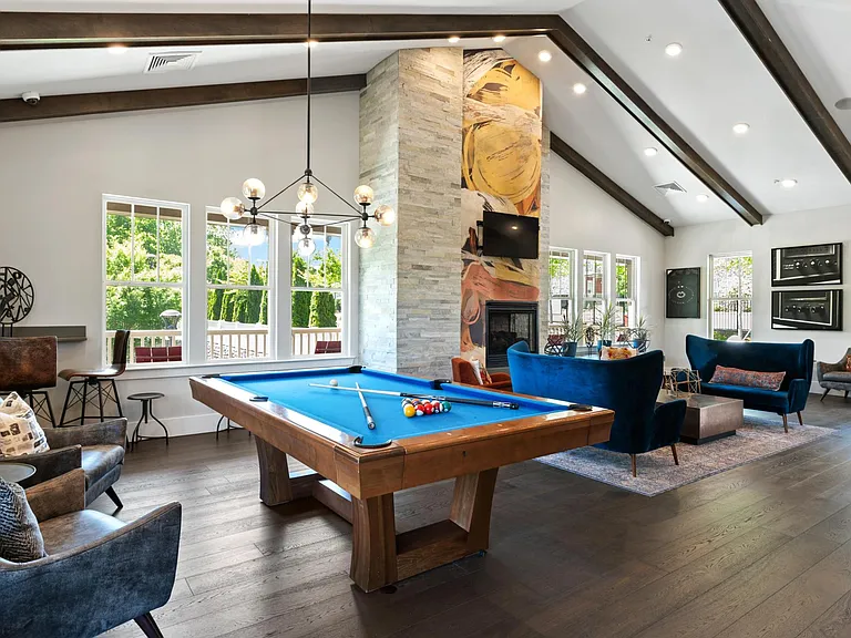The Lodge Bellevue — Photo 12