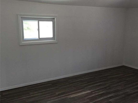 5th image of 14228 123rd Ave