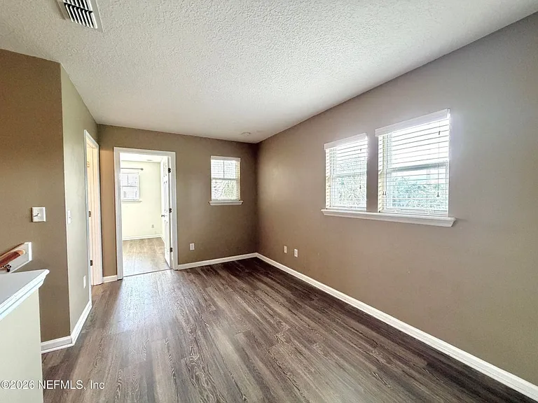 104 Crete Ct — Photo 17