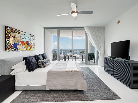5th image of 2627 Bayshore Dr APT 1105