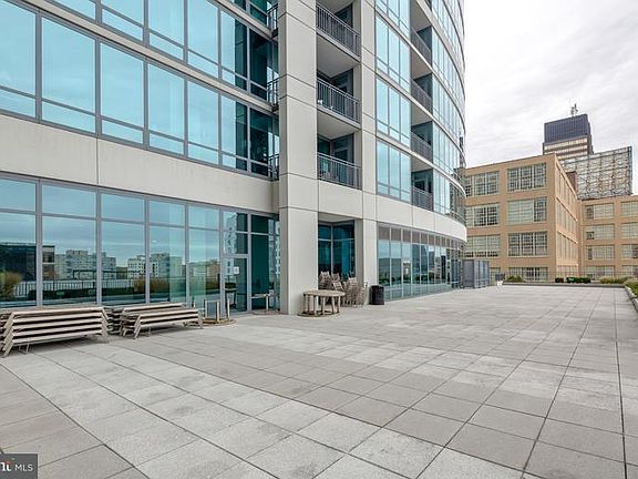 5th image of 2101 Market St Unit 3008