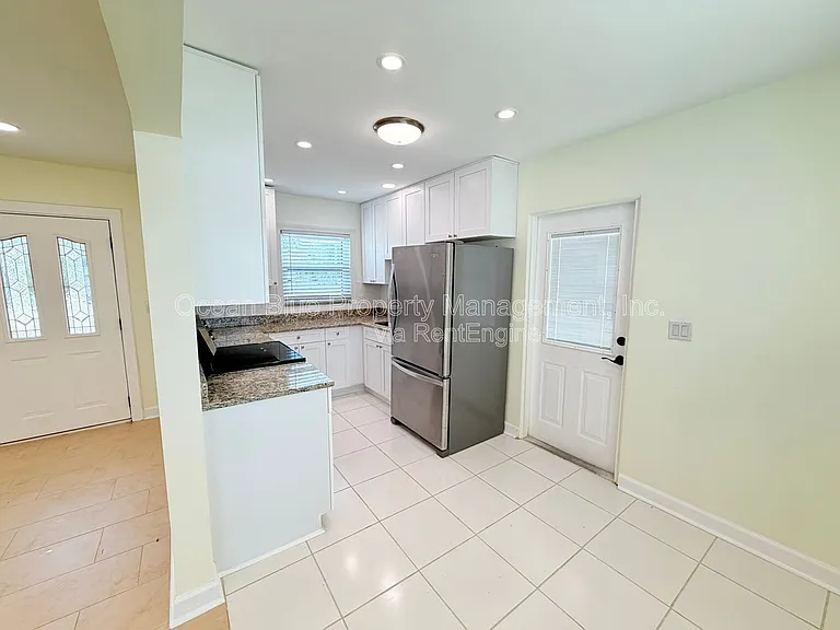1000 Bay Pine Blvd — Photo 7