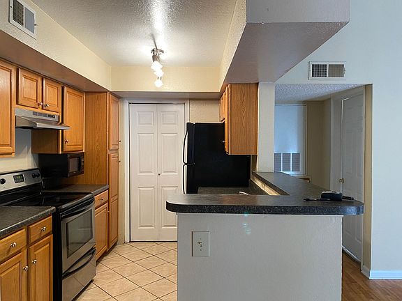 5th image of 4367 Thornbriar Ln APT 203