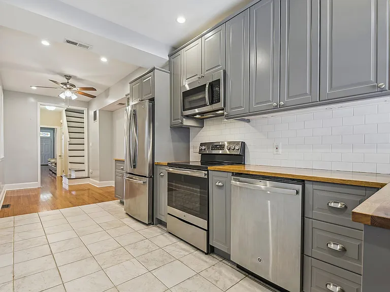 1253 William St — Photo 2