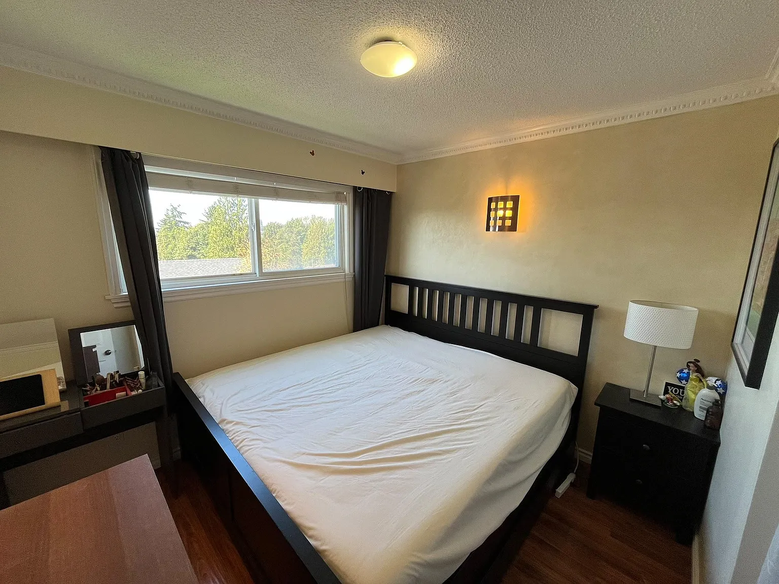 5 bed, 2100 sqft, $4,800 — Photo 4