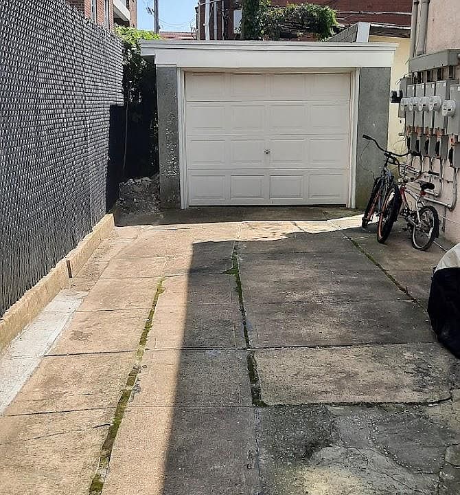 1st image of 260 E Broadway APT 1