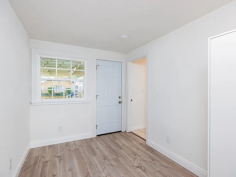 333 S 1st Ave — Photo 21