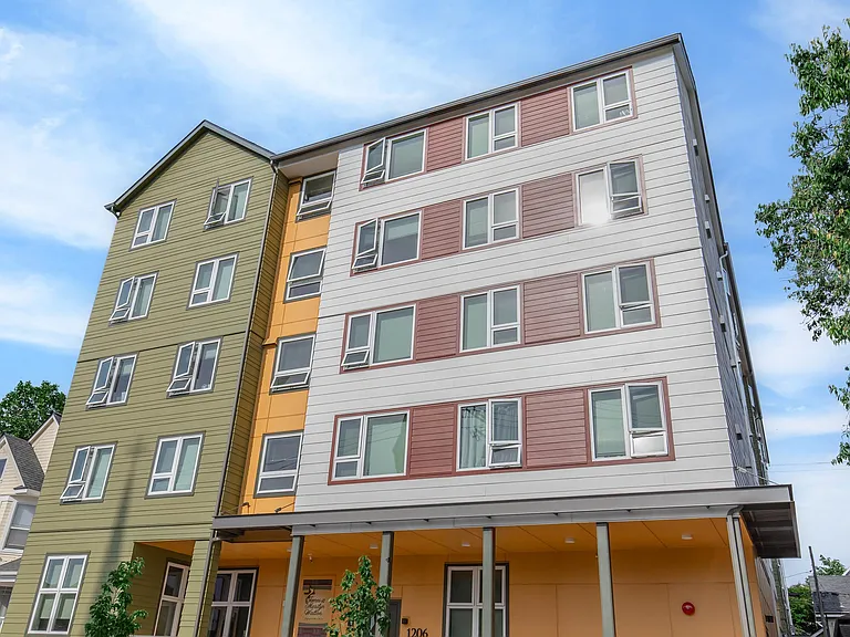 Shiloh Apartments — Photo 6