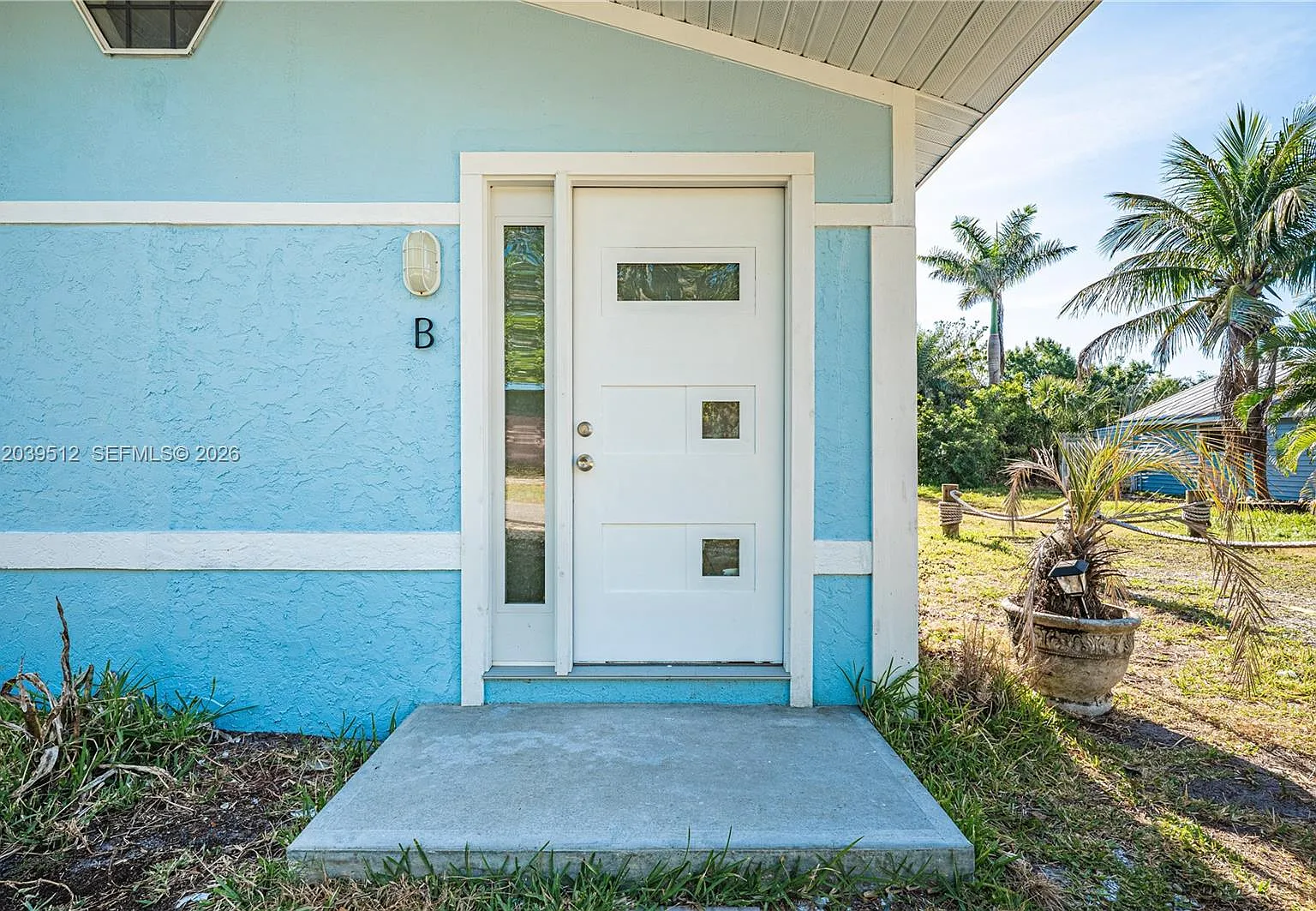2 bed, 1.0 bath, $1,025 — Photo 2