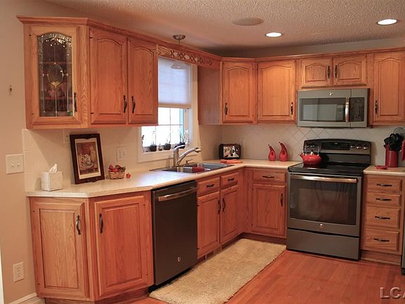 2nd image of 3226 Gove Dr