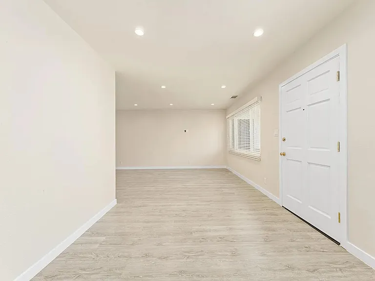9588 W Olympic Blvd #5 — Photo 4