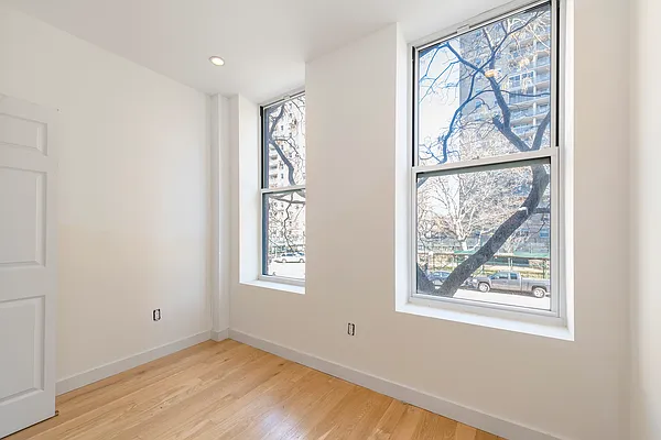 Rented by AZ REALTY NYC LLC | media 9