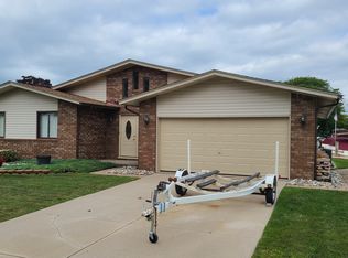 7242 Parklane Dr, Algonac, MI 48001