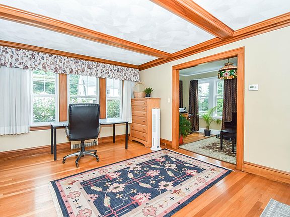 3rd image of 36 Whittier Rd