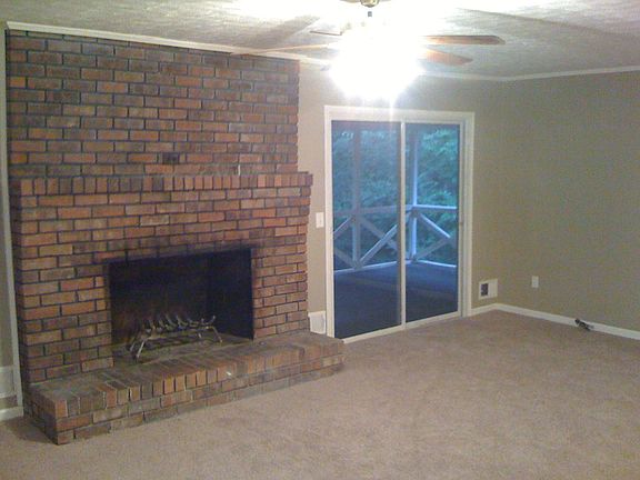 3rd image of 4521 Cindy Ln NW