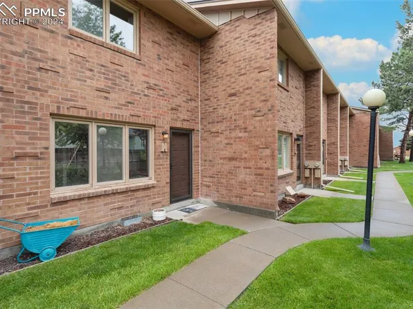 2111 Chatalet Ln APT M, Pueblo, CO 81005