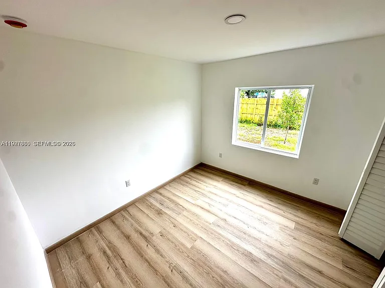 722 NW 6th Ct — Photo 16