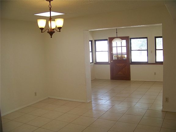 3rd image of 8825 Polaris St SW