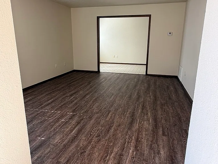 139 Barrett Pl — Photo 2