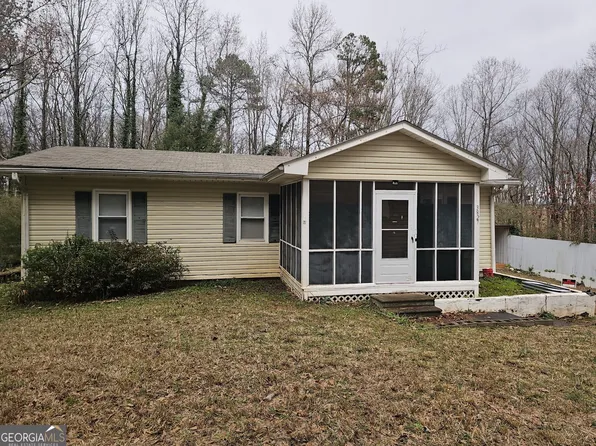 3827 Chadwick Dr, Flowery Branch, GA 30542