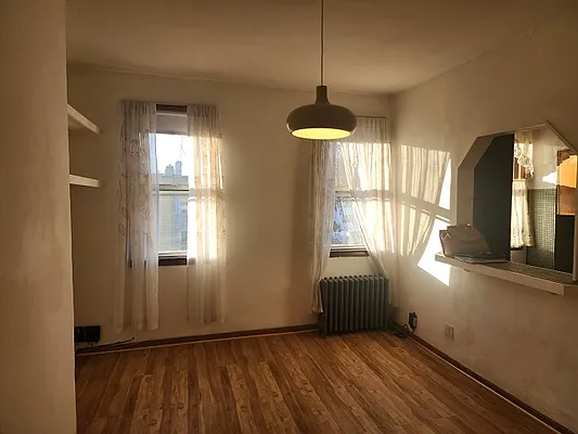 Rented by NY Metro Realty Group | media 6