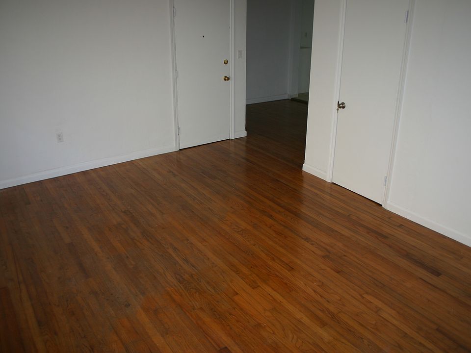 1st image of 955 Bay Dr APT 5
