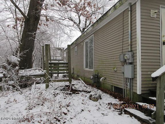 3rd image of 1213 Martha Ct