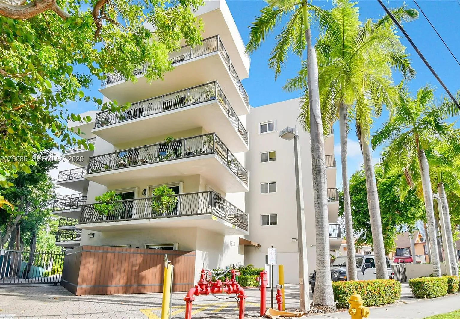 Brickell Terrace Condo — Photo 1