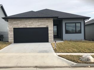 1112 NE 21st St, Grimes, IA 50111