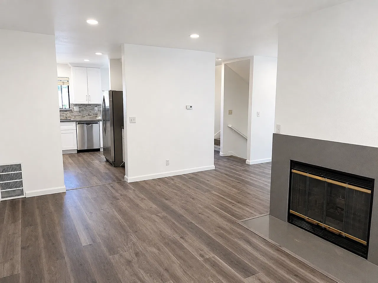 3 bed, 2.5 bath, 1596 sqft, $5,000 — Photo 2