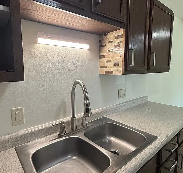 Elkhorn Village Apartments | 1 & 2 Bedroom Apartments in Elkhorn, WI Heat Included — Photo 28
