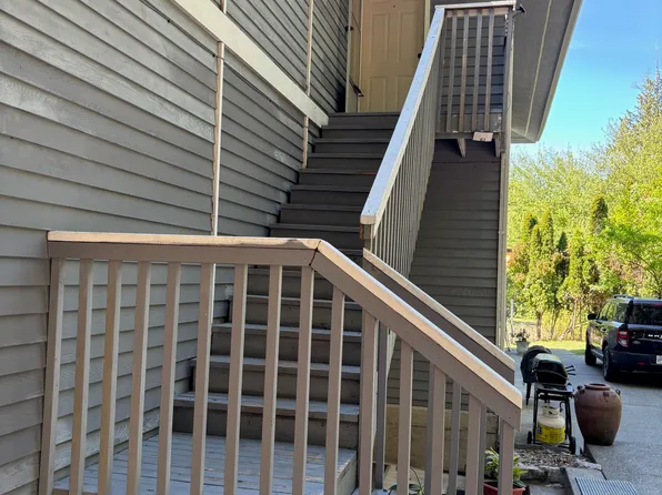 180 16th St #A, Blaine, WA 98230
