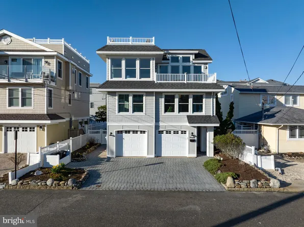 32 W New York Ave, Brant Beach, NJ 08008