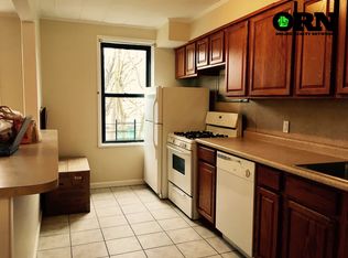 6042 71st Ave #2M, Ridgewood, NY 11385