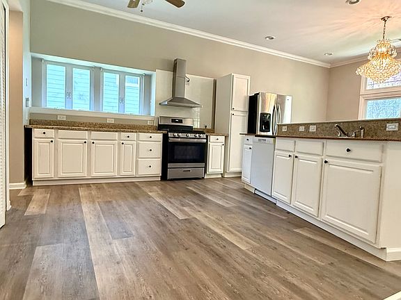 3rd image of 12145 Landing Green Dr