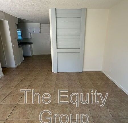3rd image of 809 Monarch Cir APT 2