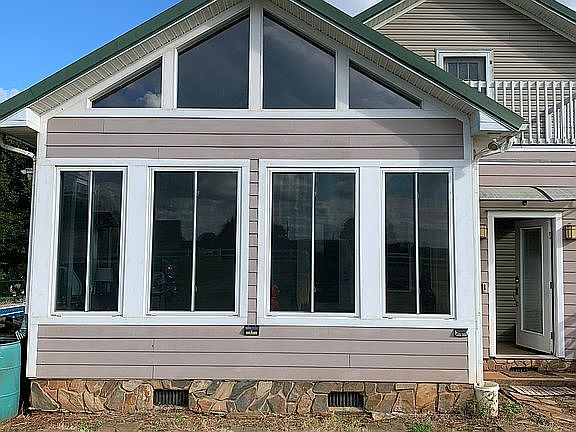 3rd image of 1166 Haywood Ct