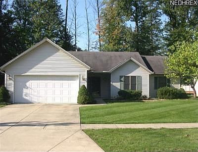 2nd image of 321 Oakdale Cir