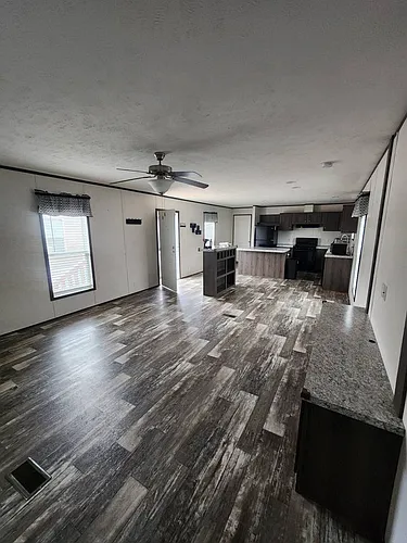 Floor plan ML-33