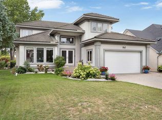 847 Lake Shore Dr, Windsor, ON N9G 2R1