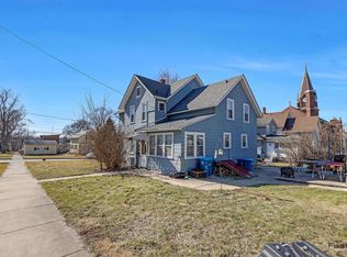 324 Pierce St, Aurora, IL 60505