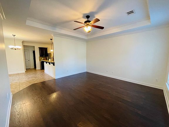 5th image of 10424 Grace Ln