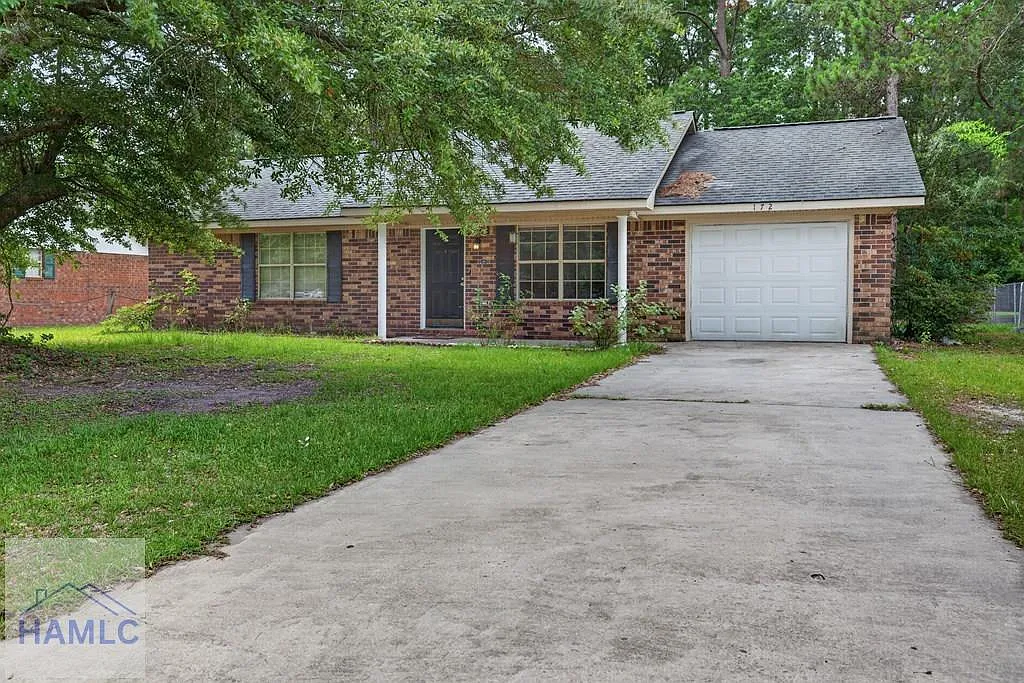 3 bed, 2.0 bath, 1352 sqft, $2,050 — Photo 2