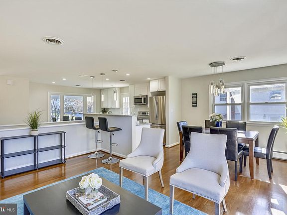3rd image of 17504 Beauvoir Blvd