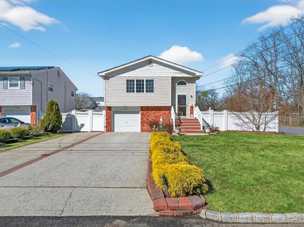 114 Westchester Avenue, West Babylon, NY 11704