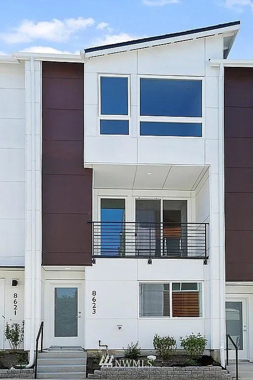 3 bed, 1450 sqft, $3,400 — Photo 1
