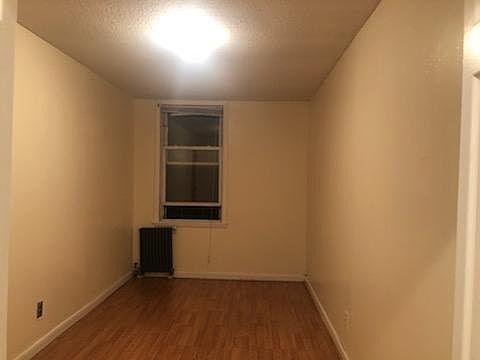5th image of 242 Jewett Ave