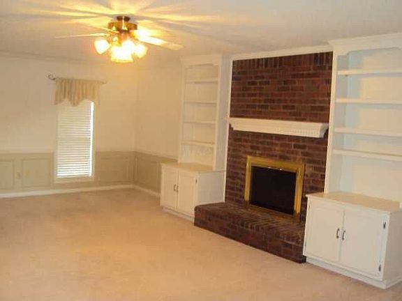 4th image of 1735 Sherwood Ln #L
