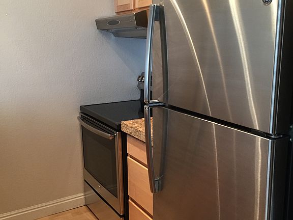 3rd image of 1125 N Washington St APT 402